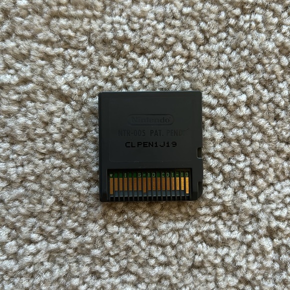 Club Penguin Nintendo DS Game - Picture 4 of 4